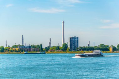 Rotterdam, Hollanda, 6 Ağustos 2018: Rott limanının görünümü
