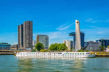 Rotterdam, Hollanda, 6 Ağustos 2018: De Boeg anıtının görünümü