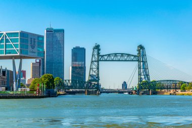 Rotterdam, Hollanda, 6 Ağustos 2018: Koningshavenbrug in Rott