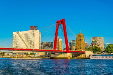 Rotterdam, Hollanda, 6 Ağustos 2018: Rotterdam nehir kenarı n