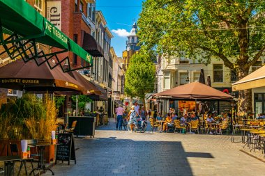 Breda, Hollanda, 5 Ağustos 2018: Grote Markt squa görünümü