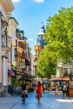 Breda, Hollanda, 5 Ağustos 2018: İnsanlar geziyor