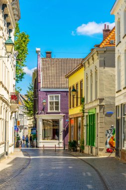 Breda, Hollanda, 5 Ağustos 2018: İnsanlar geziyor