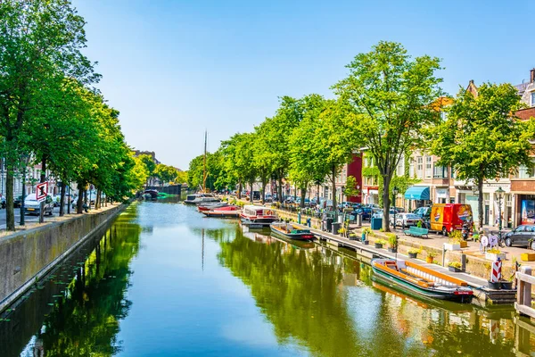 LA HAYE, PAYS-BAS, 7 AOÛT 2018 : canal à La Haye viewe — Photo
