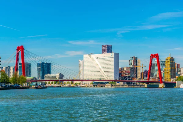 Rotterdam, Nederland, augustus 6, 2018: Riverside van Rotterdam n — Stockfoto