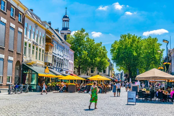 Breda, Nizozemsko, 5. srpen 2018: výhled na Grote Markt squa — Stock fotografie