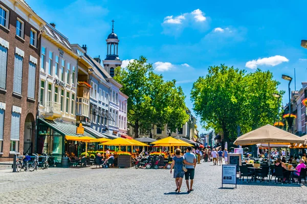 Breda, Nizozemsko, 5. srpen 2018: výhled na Grote Markt squa — Stock fotografie