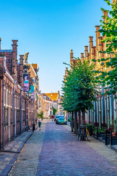 HAARLEM, PAÍSES BAJOS, 8 de agosto de 2018: Vista del museo Frank Hals — Foto de Stock