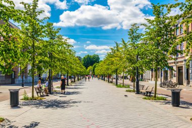 Breda, Hollanda, 5 Ağustos 2018: İnsanlar geziyor
