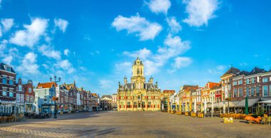 Delft, Hollanda, 7 Ağustos 2018: Delft, Hollanda'daki belediye binasının görünümü