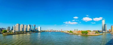 Rotterdam, Hollanda, 5 Ağustos 2018: Rotterdam, Hollanda iş bölgesinde ticari gökdelenler