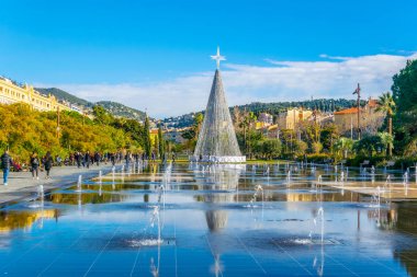 Nice, Fransa, 28 Aralık 2017: Noel'de Nice'deki Massena meydanı, Fransa