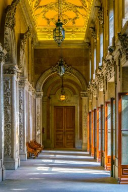 Porto, Portekiz, 6 Eylül 2016: Porto Palacio da Bolsa binasının iç kısmı, Portekiz.