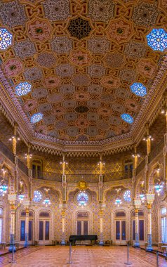 Porto, Portekiz, 6 Eylül 2016: Porto Palacio da Bolsa binasının Arap odası, Portekiz.