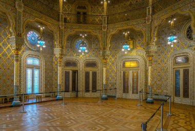 Porto, Portekiz, 6 Eylül 2016: Porto Palacio da Bolsa binasının Arap odası, Portekiz.