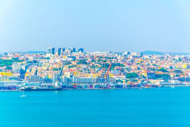 Lizbon, Portekiz, 3 Eylül 2016: Lizbon limanının görünümü, Portekiz.