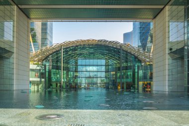Abu Dabi, Bae, 27 Ekim 2016: Abu Dabi,Birleşik Arap Emirlikleri'ndeki Galleria alışveriş merkezinin Atrium'u