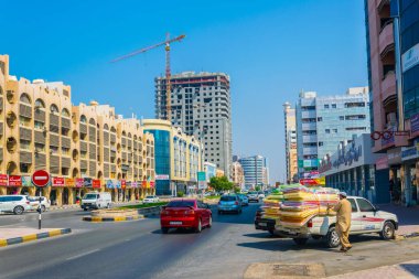 Ajman, Bae, 24 Ekim 2016: Birleşik Arap Emirlikleri'nin en küçüğünde dar bir sokak görünümü - Ajman.