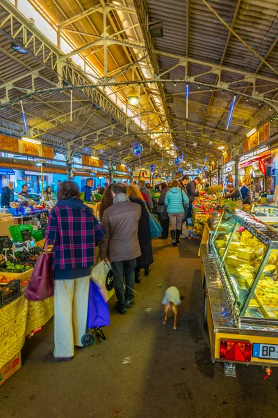 Αντίμπ, Γαλλία, 30 Δεκεμβρίου 2017: προβολή μιας τοπικής αγοράς στο κέντρο της Αντίμπ, Γαλλία — Φωτογραφία Αρχείου