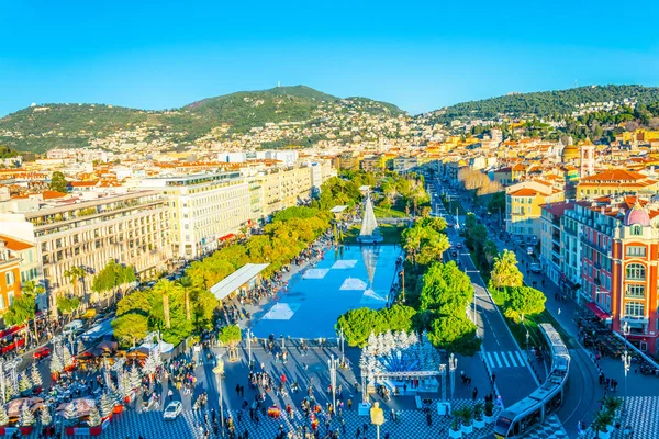 NICE, FRANÇA, 28 DE DEZEMBRO DE 2017: Vista aérea da Praça Massena em Nice durante o Natal, França — Fotografia de Stock