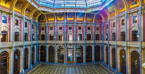 PORTO, PORTUGAL, SEPTEMBER 6, 2016: Interior of Palacio da Bolsa building in Porto, Portugal. — Stock Photo, Image