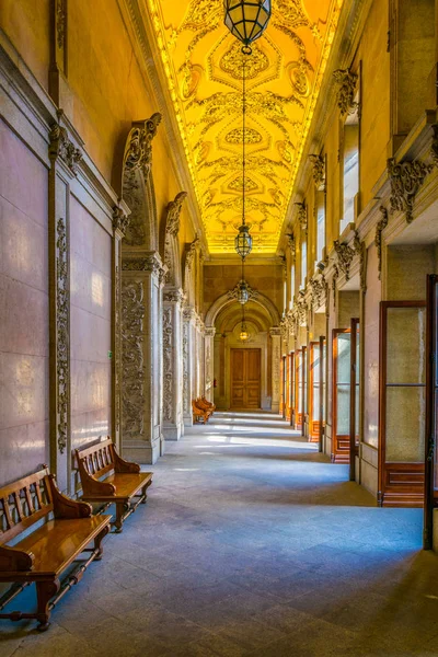 PORTO, PORTUGAL, SETEMBRO 6, 2016: Interior do edifício Palácio da Bolsa no Porto, Portugal . — Fotografia de Stock