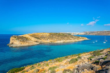 Malta'daki Comino adasında Mavi lagünün görünümü