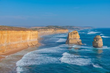 Port Campbell Ulusal Parkı 'nda gün batımında izlenen 12 havari rock sütunları, Avustralya