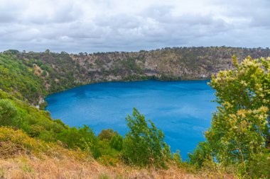 Avustralya 'daki Gambier Dağı' nda mavi göl.