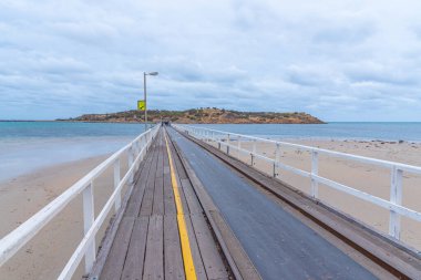 Victor Harbor 'u Avustralya' daki Granit Adası 'na bağlayan tahta geçit.