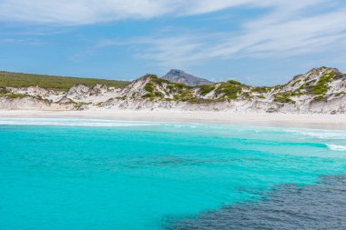 Esperance yakınlarındaki Hellfire körfezi bulutlu bir günde Avustralya 'da izlendi