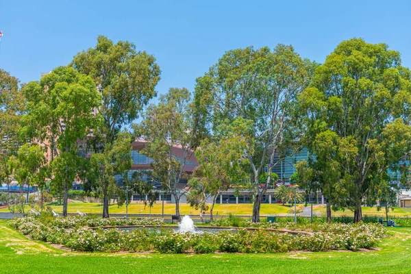 Adelaide Avustralya Daki Torrens Nehrinin Yanına Park — Stok fotoğraf