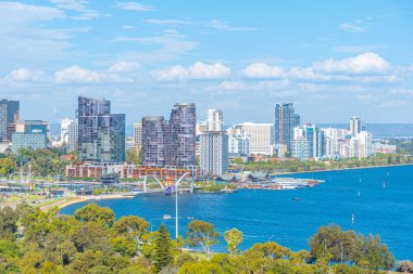 Perth, Avustralya 'daki Elizabeth rıhtımının silüeti