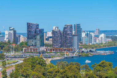 Perth, Avustralya 'daki Elizabeth rıhtımının silüeti