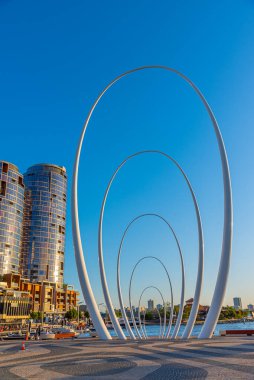 Elizabeth rıhtımı Perth, Avustralya 'daki Spanda anıtından izlendi