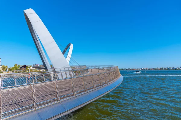 Perth, Avustralya 'daki Elizabeth Quay Köprüsü
