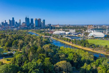 Yarra Nehri, Avustralya 'dan Melbourne' un silüeti