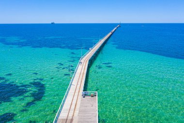 Avustralya 'daki Busselton iskelesinin havadan görünüşü
