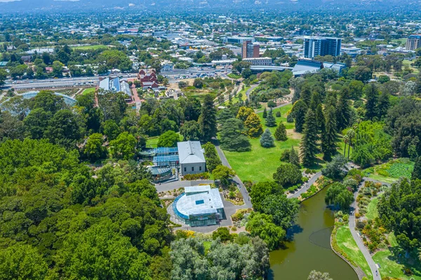 オーストラリアのアデレードにある植物園のアマゾンスイレンパビリオン — ストック写真