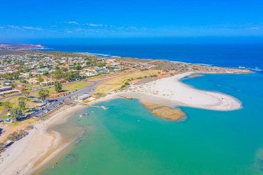 Avustralya 'daki Kalbarri kasabasının havadan görünüşü