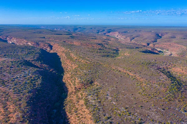 Murchison河到达澳大利亚Kalbarri国家公园环形山的空中景观 — 图库照片