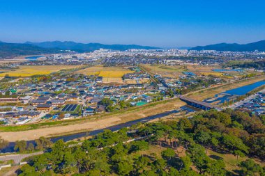 Kore Cumhuriyeti 'ndeki Gyeongju kasabasının hava görüntüsü.