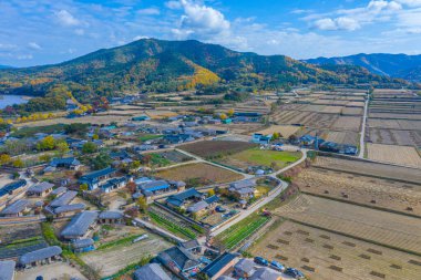 Kore Cumhuriyeti 'ndeki Hahoe Halk Köyü' nün havadan görünüşü