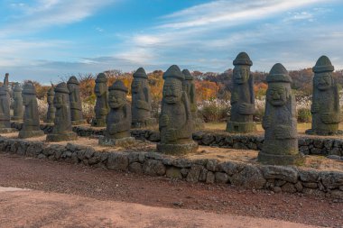 Dol hareubang heykelleri Jeju taş parkında, Kore Cumhuriyeti