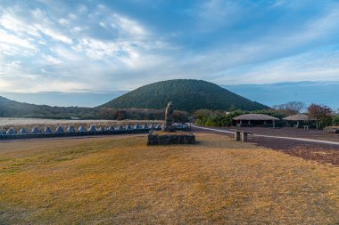 Kore Cumhuriyeti Jeju Taş Parkı 'nda kil çömlek.