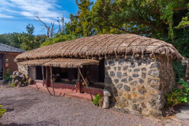 Kore Cumhuriyeti Jeju adasındaki Seongeup halk köyünde geleneksel evler.