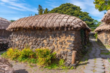 Kore Cumhuriyeti Jeju adasındaki Seongeup halk köyünde geleneksel evler.