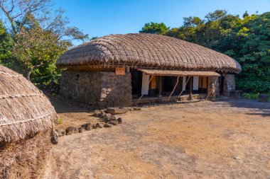 Kore Cumhuriyeti Jeju Halk Köyü 'nün geleneksel evleri