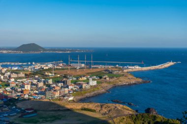 Kore Cumhuriyeti Jeju adasındaki Seongsan köyünün hava manzarası.
