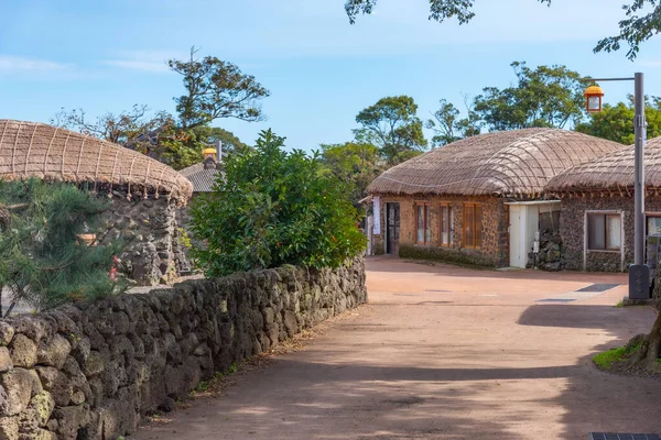 Casas Tradicionales Seongeup Pueblo Popular Isla Jeju República Corea — Foto de Stock